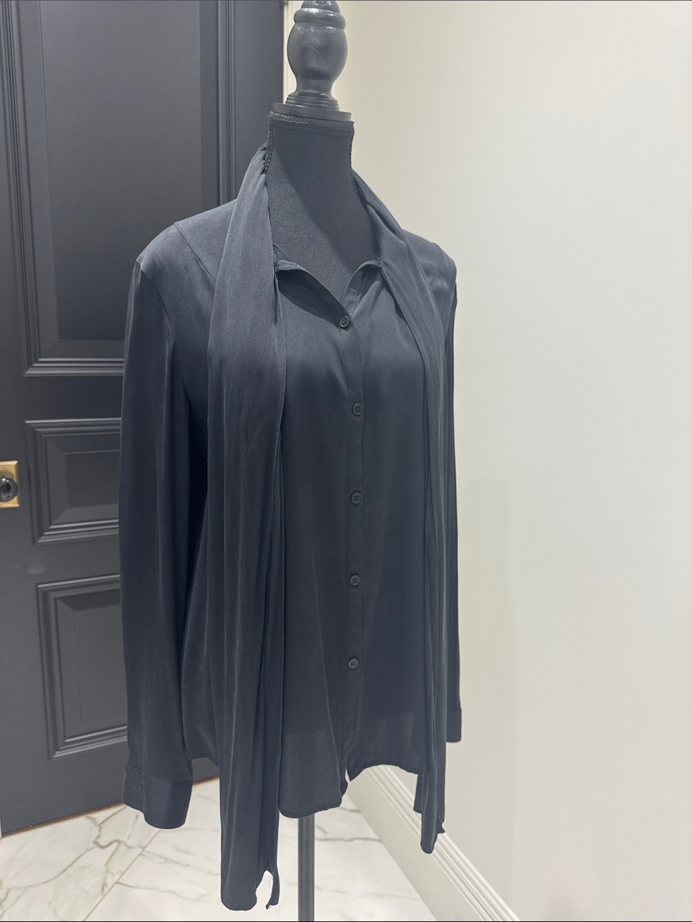 Diane Von Furstenberg Black Silk Tie-Neck Button Front Blouse